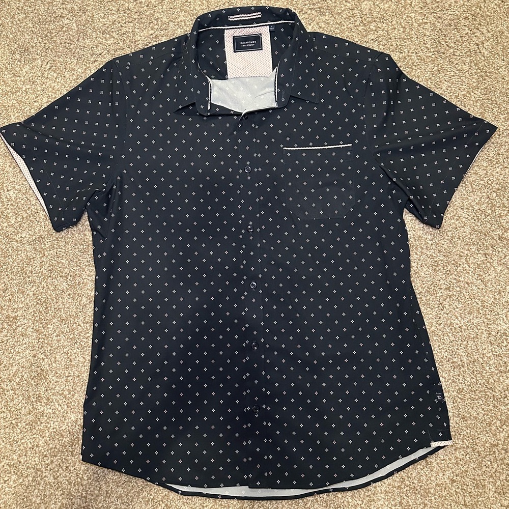 7 DIAMOND MEN’S BUTTON DOWN SIZE LARGE